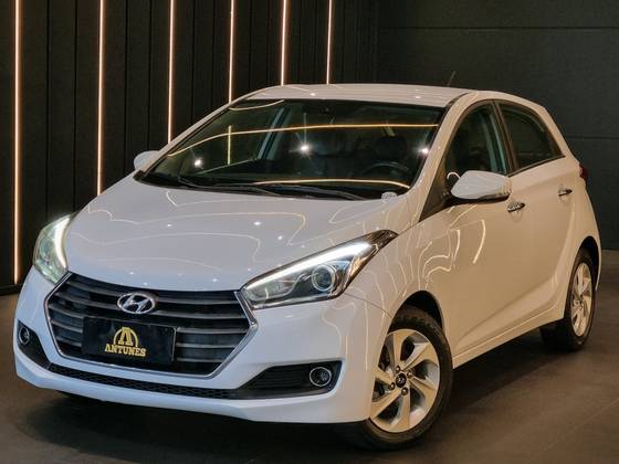 HYUNDAI HB20 1.6 PREMIUM 16V FLEX 4P AUTOMÁTICO HYUNDAI HB20 1.6 PREMIUM 16V FLEX 4P AUTOMÁTICO